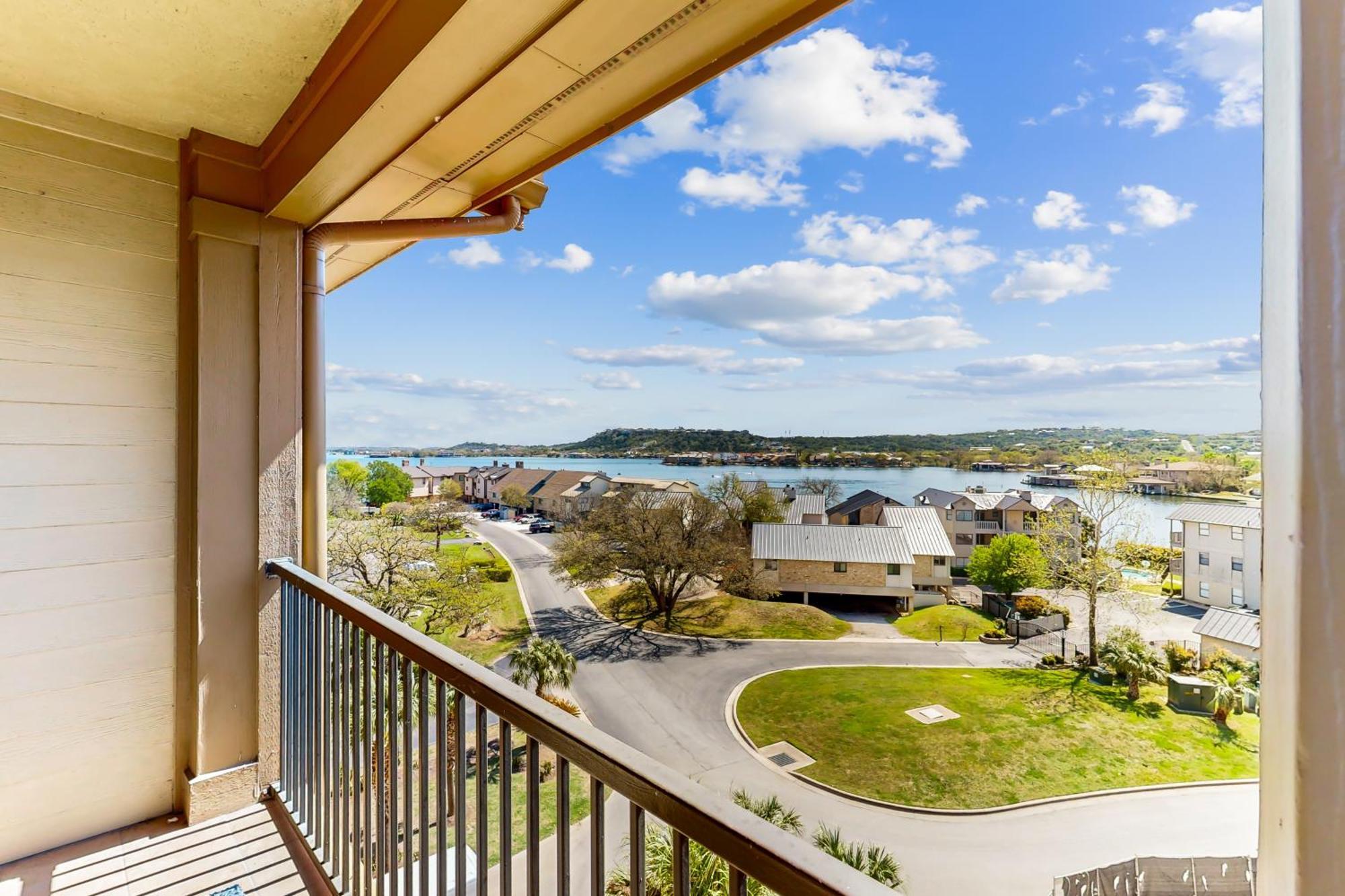 Overlooking The Bay Horseshoe Bay Bagian luar foto